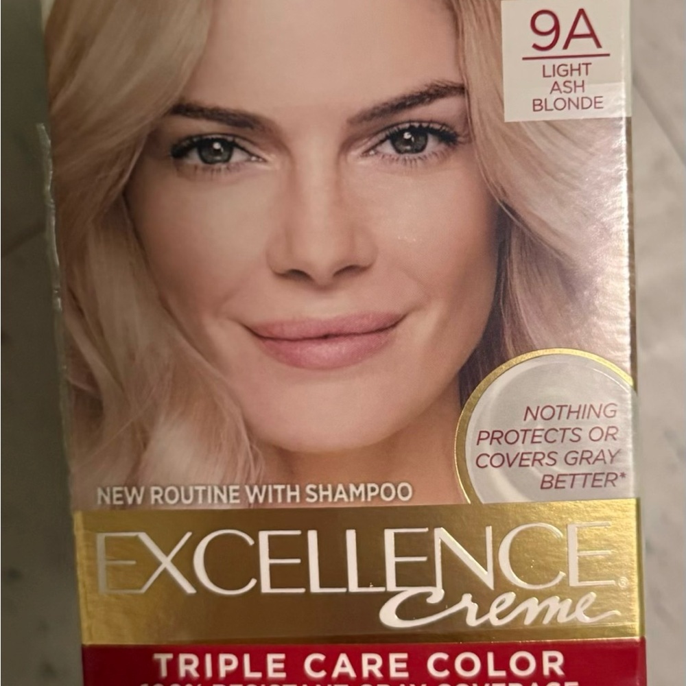 Excellence Creme Light Ash Blonde Hair Color